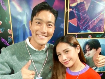 Siwon Super Junior Duduk Manis Bareng Nagita Slavina, Fans Pusing Lihat Kancing Baju Terbuka