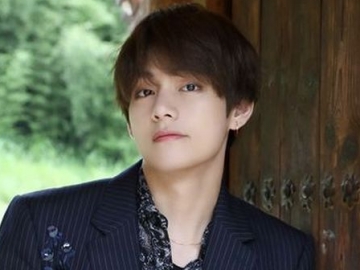 Begini Pesona V BTS Dalam Balutan Baju Dan Warna Rambut Seragam