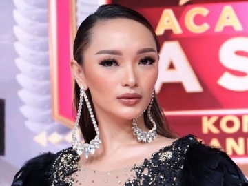 Zaskia Gotik Berhasil 'Sulap' Rumah Berlantai Tanah Jadi Megah, Nama Ayu Ting Ting Malah Terseret