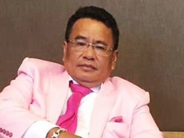 Hotman Paris Bagikan Antrean Bus Transjakarta Mengular, Oknum Pembuat Kebijakan Langsung Disentil