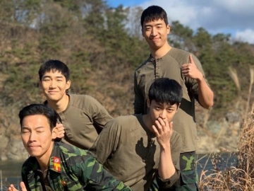 Adu Tampan di Majalah, Pesona F4 Tentara Korut 'Crash Landing on You' Sukses Bikin Fans Tersipu