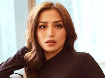Pernikahan Diundur, Jessica Iskandar Pamer Pakai Gaun Pengantin Direspons Begini