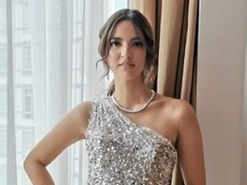 Biasa Dihujat Kala Tampil Seksi, Potret ‘Tertutup’ Nia Ramadhani Disebut Cantiknya 'Overdosis'