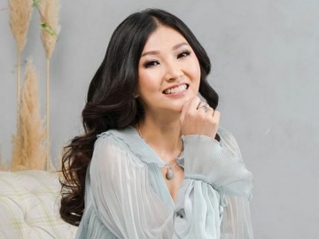 Sarwendah Tampil Beda dengan Riasan Mencolok, Netter: Hwasa Mamamoo Indo