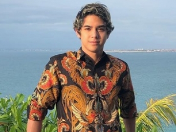 Cuma Modal Foto Ini, Al Ghazali Sontak ‘Dikerumuni’ Kaum Hawa