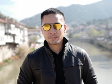 Detri Warmanto Bagi Foto Saat Isolasi Diri Usai Positif Covid-19, Rekan Artis Ramai Beri Dukungan