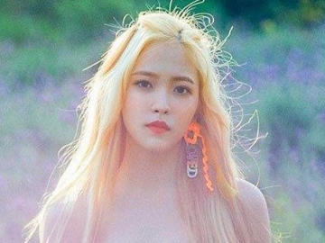 Masih Pakai Handuk, Yeri Red Velvet Bikin Halu Posting Foto Saat Mandi