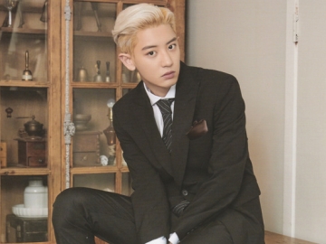  Pemotretan di Seminyak Bali, Chanyeol Bikin Heboh Pose Rebahan Hingga Renang Sambil Pamer Tato