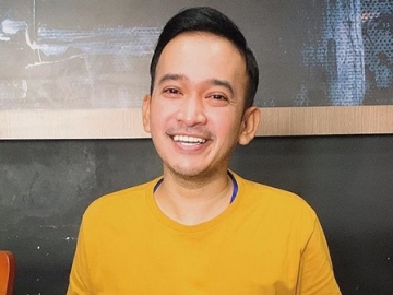 Sepi Pembeli, Ruben Onsu Bagi-Bagi Puluhan Ribu ‘Geprek Bensu’