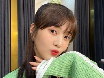 Joy Red Velvet Pakai Busana Serba Mini, Bentuk Tubuh Sampai Tas Imut Tuai Sorotan