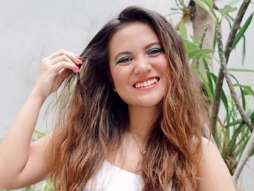 Marsha Aruan Dandan Kece Pakai Sepatu Heels Kala Pel Lantai, Dikomentari Serupa Shandy Aulia?