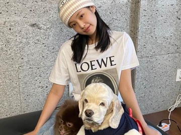 Ajak Anjingnya Jalan-Jalan, Jennie BLACKPINK Malah Halu
