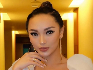 Zaskia Gotik Tuai Peringatan Keras Usai Pamer Goyangan Itik Bareng Sang Ibu