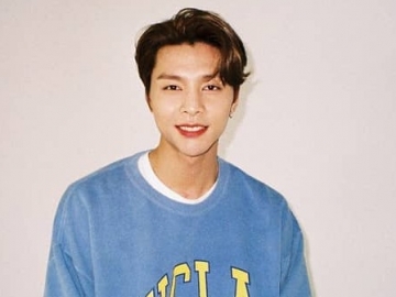 Johnny NCT 127 Tebar Pesona di Atas Ranjang Bikin Jiwa Halu Meronta-Ronta