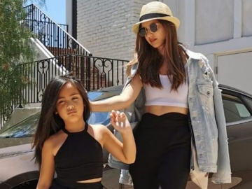 Putri Nia Ramadhani Ajak Aburizal Bakrie Main TikTok, Gaya Busana Malah Disorot