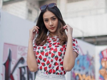 Dituding Melengos Dengar Azan, Anya Geraldine Ramai Diperbincangkan Netizen