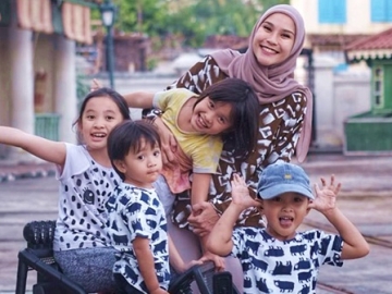 Viral Curhatan Ibu-ibu Pusing Jadi Guru Dadakan di Rumah, Zaskia Adya Mecca Punya Saran