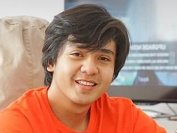 Arbani Yasiz Kembali Mesra Bareng Cewek, Status Hubungan Jadi Pertanyaan