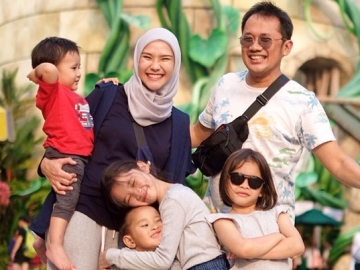 Zaskia Adya Mecca Unjuk Isi Lemari, Tumpukan Baju Hanung Bramantyo dan Anak Beda dari Artis Lain