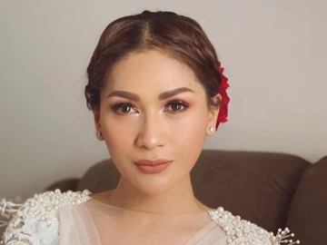 Tata Janeeta Unggah Foto Pria Berbadan Kekar Namun Ditutupi Stiker, Calon Suami Baru?