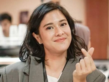 Cuma Pose Nganga, Dian Sastro Sukses Bikin Pangling Hingga Dikira Maudy Ayunda