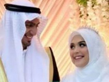  Vebby Palwinta Resmi Dinikahi Razi Bawazier Secara Tertutup