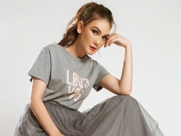 Luna Maya Kritik Tajam Media Online Usai Ungkit Masa Lalu dan Tulis Hal 'Ngarang' Ini