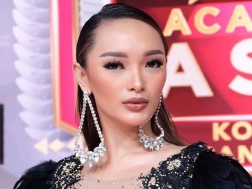 Zaskia Gotik Akhirnya Pamer Foto Nikah, Penampilan di Momen Sakral Sontak Jadi Sorotan