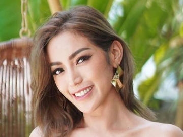 Unik Banget, Jessica Iskandar Fashion Show dengan Sederet Peralatan Tak Disangka Ini