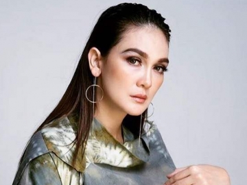 Selimut Kecil Luna Maya Ternyata Dibanderol Rp 20 Juta, Nama Syahrini Malah Kembali Terseret