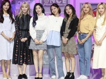 Jadi Serial YouTube Girl Grup Pertama, Ini yang Akan Ditampilkan di ‘TWICE: Seize the Light’