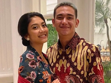 Adipati Dolken Pose 'Jelek' Bareng Kekasih, Seraya Pamer Cara Pacaran Kala Pandemi