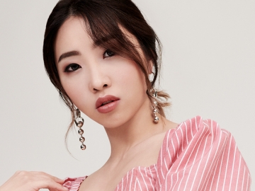 Minzy Eks 2NE1 Nangis di Siaran Langsung Perdana, Kenapa?