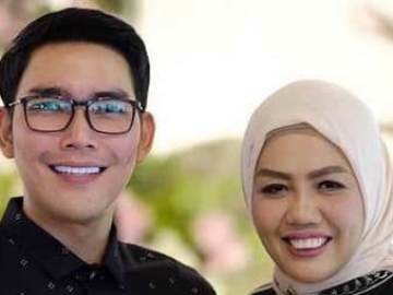 Sandingkan Foto Aditya Gumelar dengan So Ji Sub, Ely Sugigi Dituding Gagal Move On