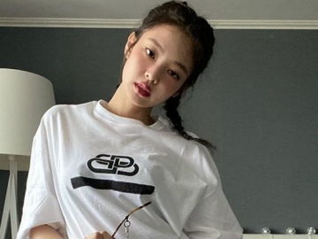 Seksi Menggoda Hingga Selonjoran di Ranjang, Gaya Kece Jennie Bikin Fans Kalang Kabut