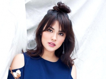 Wajah Tertutup Setengah, Paras Ayu Raisa Bikin Heran Tak Berkesudahan