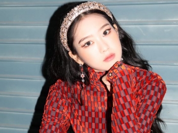 Pakai APD Hampir Lengkap, Cara Physical Distancing Jiho Oh My Girl Tuai Pujian Netizen