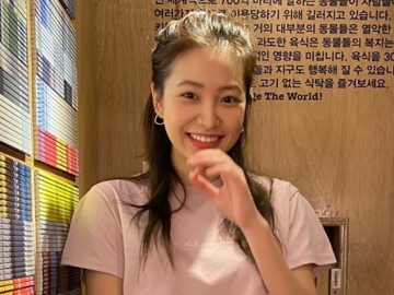 Gelap-Gelapan, Yeri Red Velvet Bikin Gemas Main Bayangan Bareng Adik Kesayangan