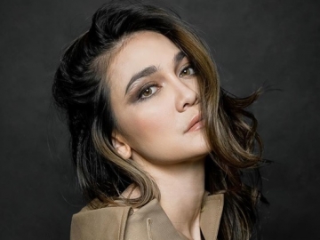 Luna Maya Tunjukkan Bakat Menari Tradisional, Sorot Mata Curi Perhatian