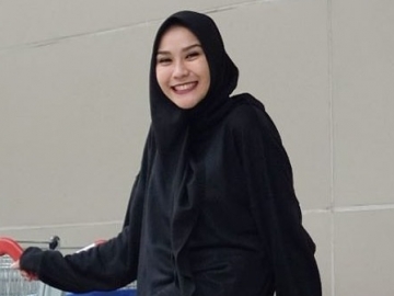 Zaskia Adya Mecca Mendadak Disorot Tak Sungkan Pakai Perabotan Legendaris