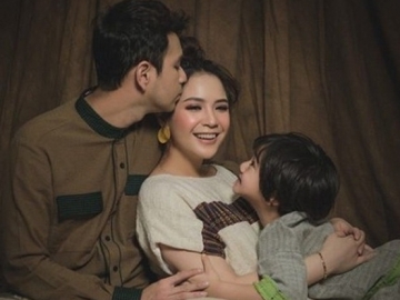   Pamer Foto Lebaran, Raffi Ahmad & Nagita Slavina Banjir Doa Ini Dari Netter