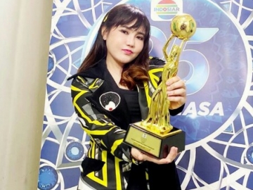 Adik Positif Covid-19 Kena Nyinyir, Via Vallen: Corona Bukan Aib