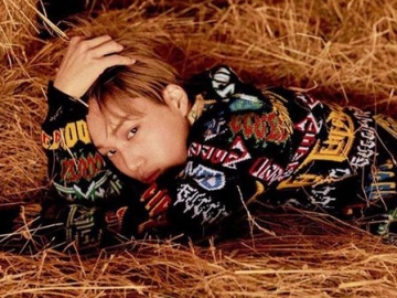 Asyik Rebahan di Pinggir Jalan, Kai EXO Tuai Komentar Halu