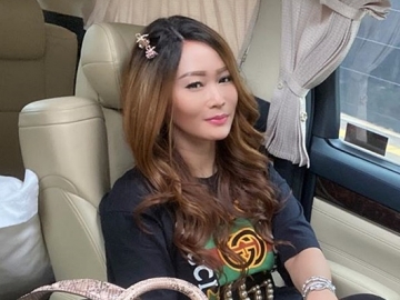 Inul Daratista Usili Suami Sampai 'Nyebur' ke Kolam Renang di Video TikTok Terbaru, Sontak Dihujat?