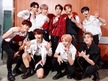 Bikin Heboh, Calon Girlband Baru JYP Nongol di MV 'Go' Milik Stray Kids