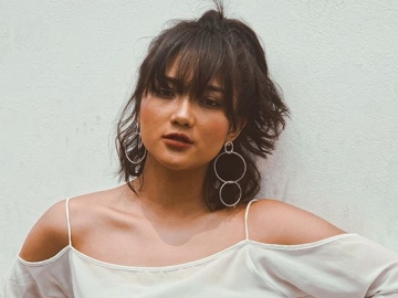 Cuma Pamer Punggung Kerokan, Marion Jola Disambut Pujian Setinggi Langit