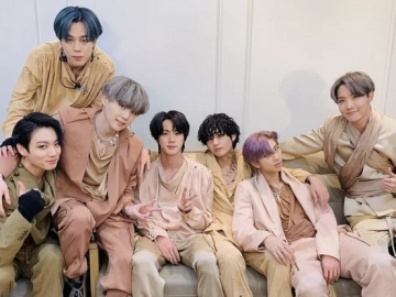 Jadi 'Saingan' BTS, Merk Minuman Soda Terkenal Ini Tuai Perhatian Usai Balas Pesan Fans dengan Sedih