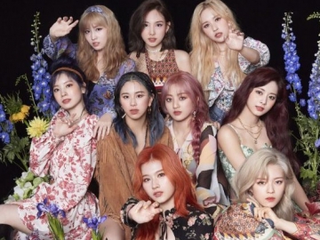 Jadi Lagu dengan Koreografi Tersulit, Ini Penampilan TWICE di MV ‘More &  More’