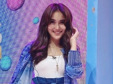 Ayu Ting Ting Tampil Tak Biasa dengan Rambut Keriting Disebut Mirip Lucinta Luna, Setuju?