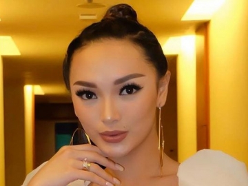 Zaskia Gotik Ramai Ditegur Kala Cari Nama untuk Calon Bayi Sambil Tiduran